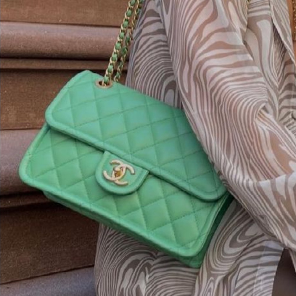 ISO!!! CHANEL
Caviar Quilted Medium Sweet Classic Flap Green